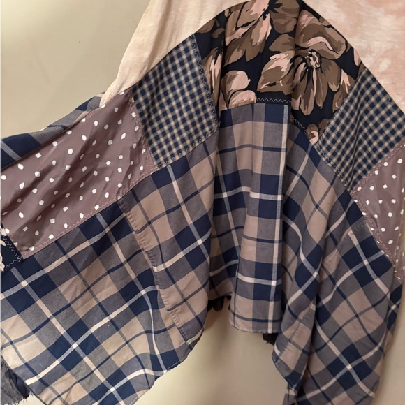 Revival Cream, Tan and Navy Sleeveless Top - Picture 5 of 11